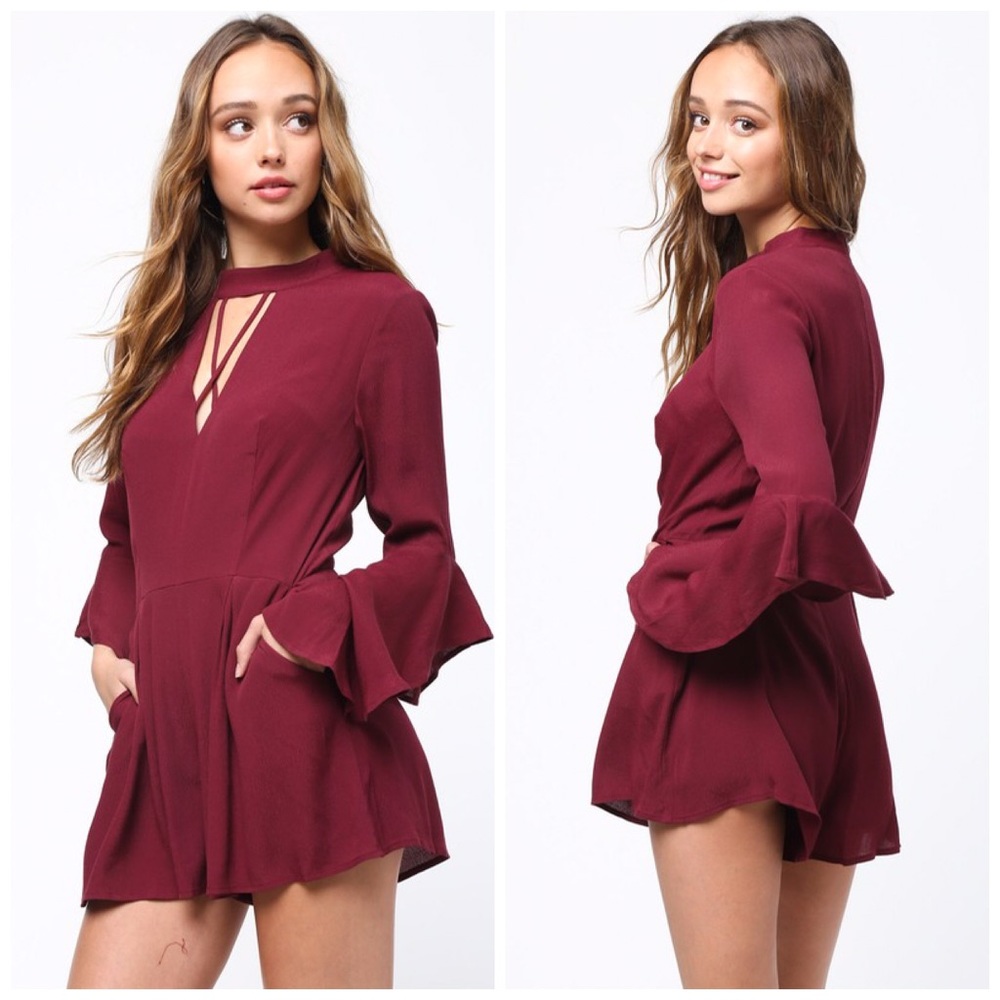 ❤️SALE!!  LAST 1! Bell Sleeves Criss Cross Romper! - Picture 4 of 4